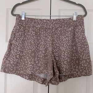 Women's Leopard Print High-Rise
Pull-On Shorts - A New Day Size Large